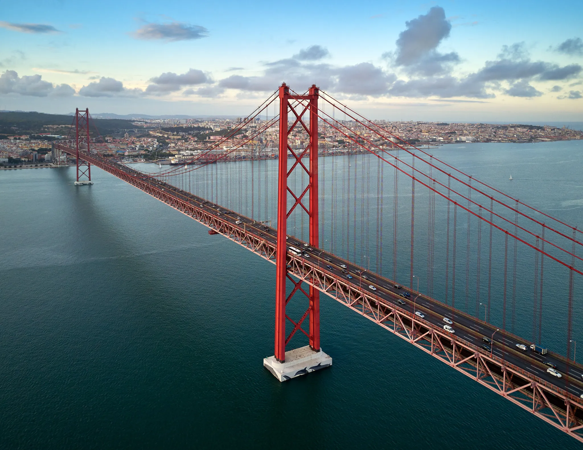 25 de Abril Bridge, Portugal