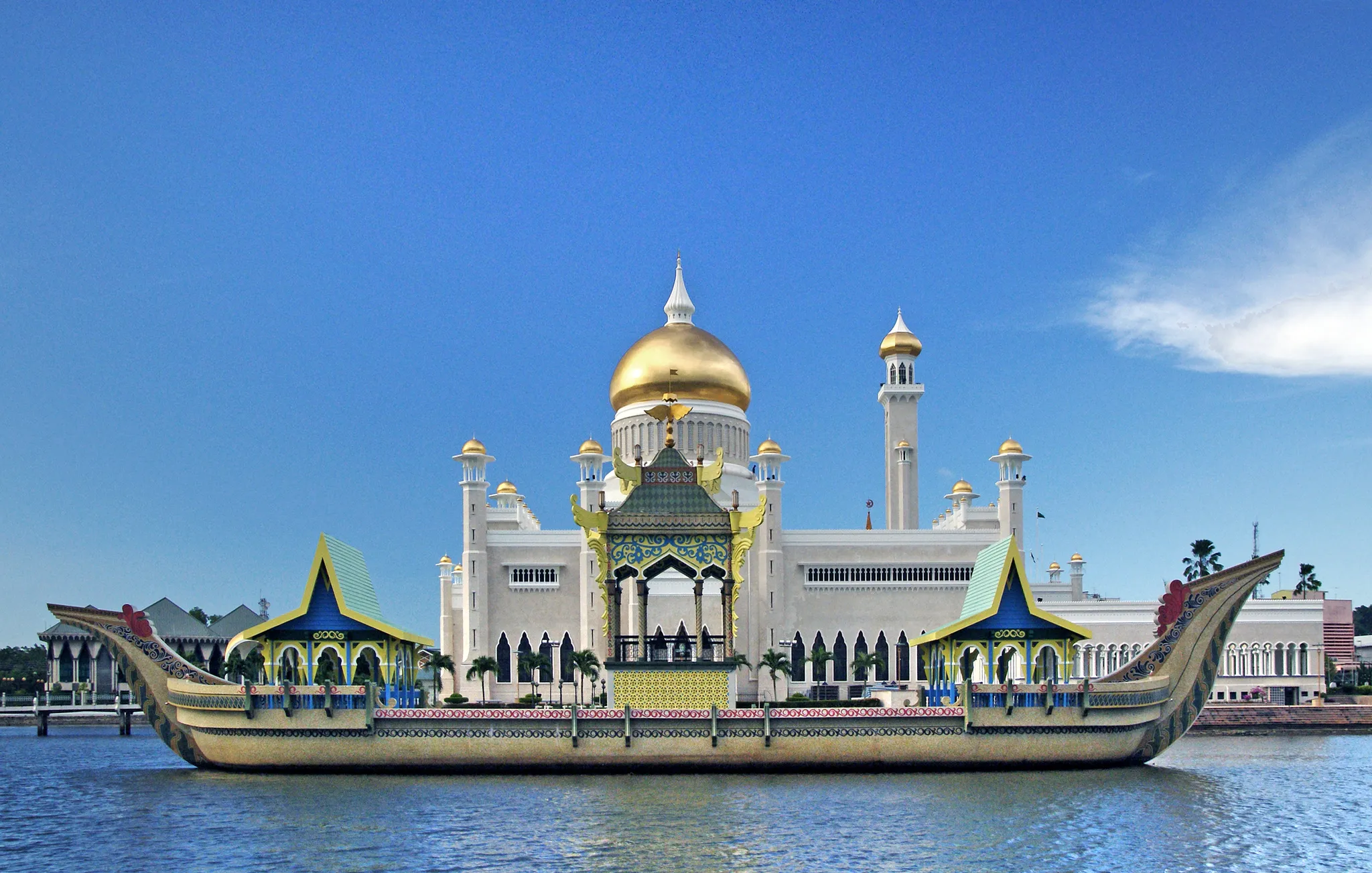 Omar Ali Saifuddien Mosque, Brunei
