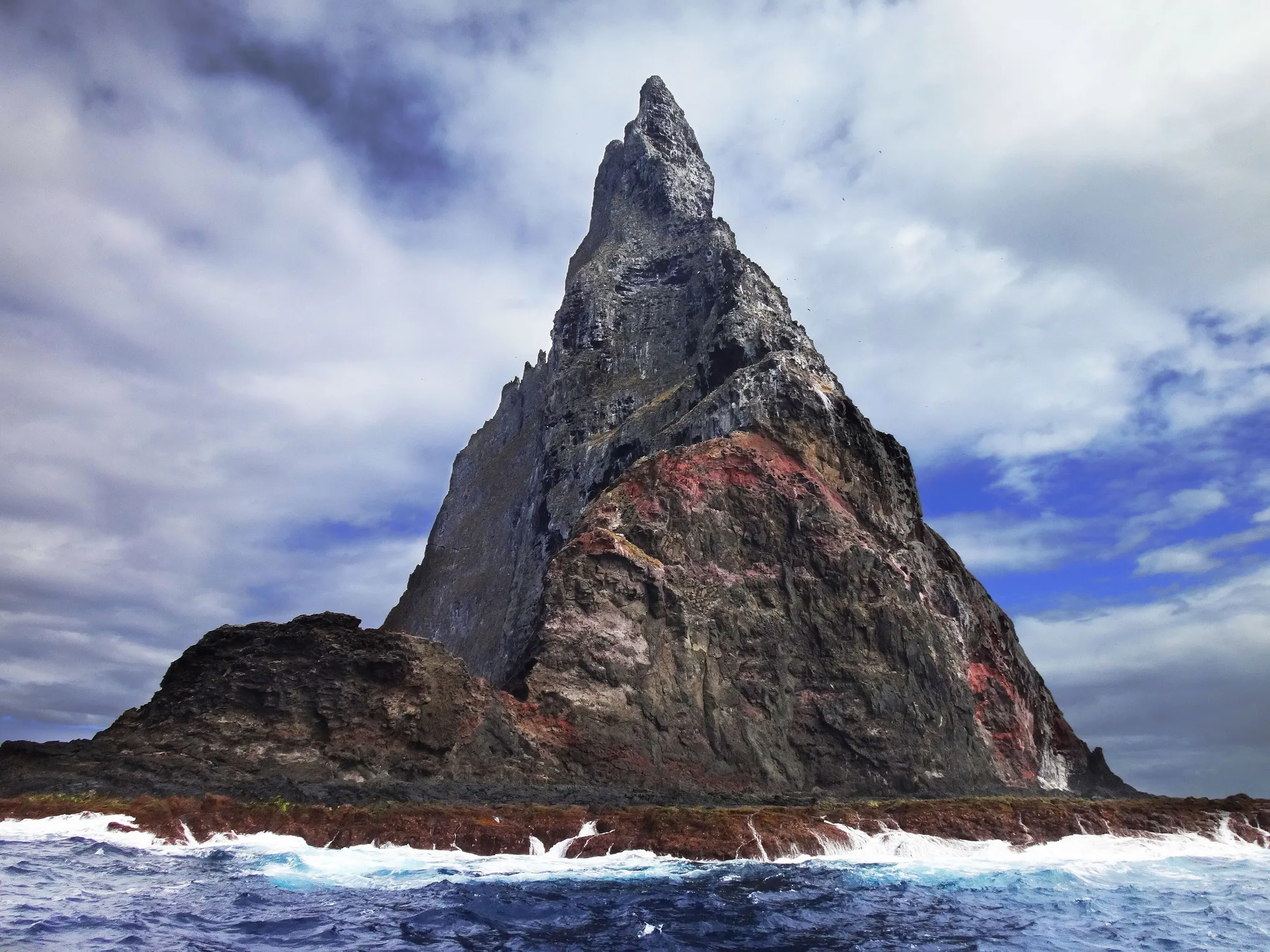 Ball's Pyramid, Australia