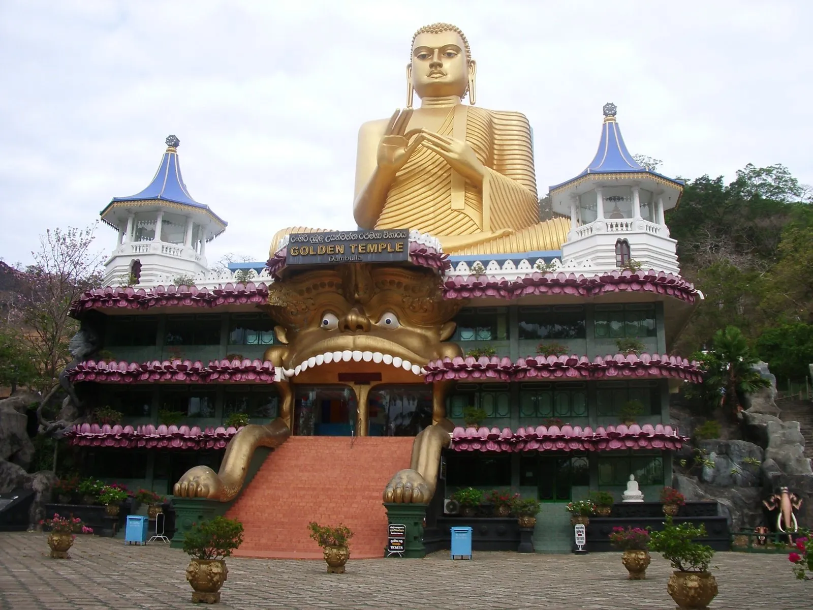 Dambulla cave temple, Sri Lanka