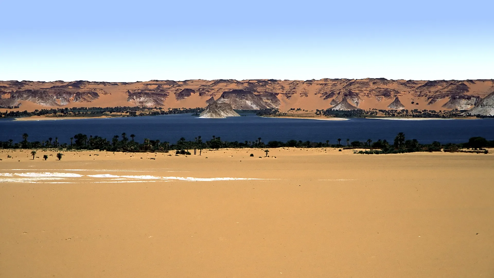 Lakes of Ounianga, Chad