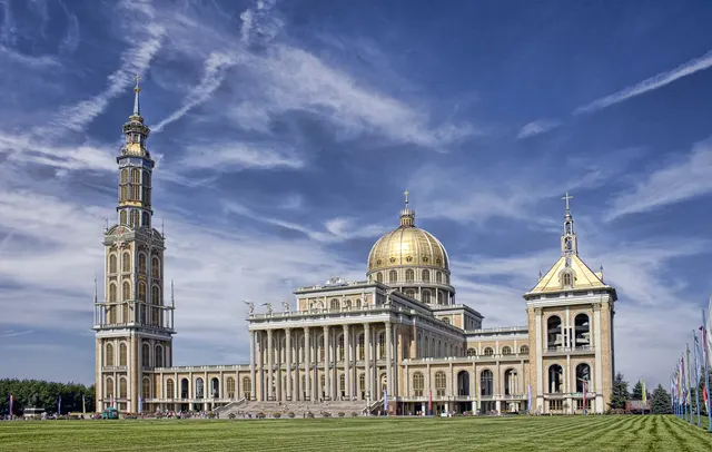 basílica de Nuestra Señora de Licheń, Polonia