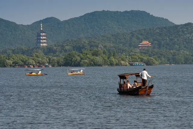 Lago del Oeste, República Popular China